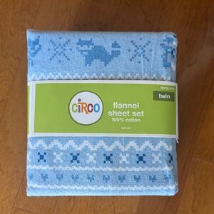 NEW Circo Light Blue Flannel Sheet Set - Twin